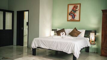 熨斗/熨衣板、折叠床/加床(额外收费)、免费 WiFi、床单