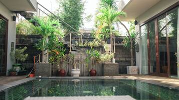 Kolam renang terbuka