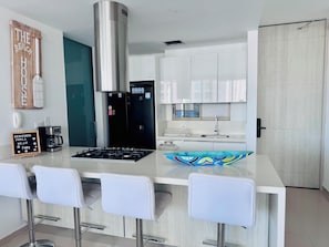 Fridge, microwave, oven, stovetop
