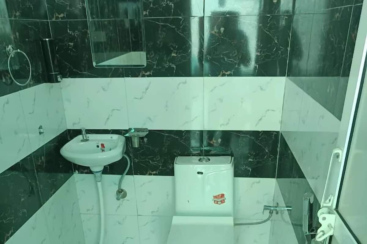 Comfort Double or Twin Room, Balcony | Bathroom