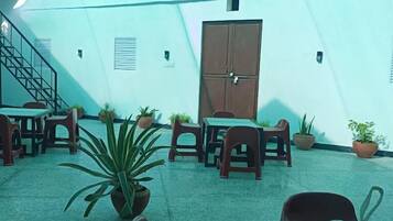 Comfort Double or Twin Room, Balcony | Living area