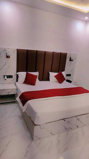Quarto superluxo | Camas extras/dobráveis (sobretaxa), roupa de cama