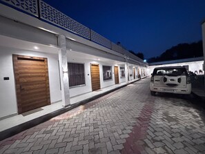 Front of property - Hotel Omkar Palace (Ayodhya)
