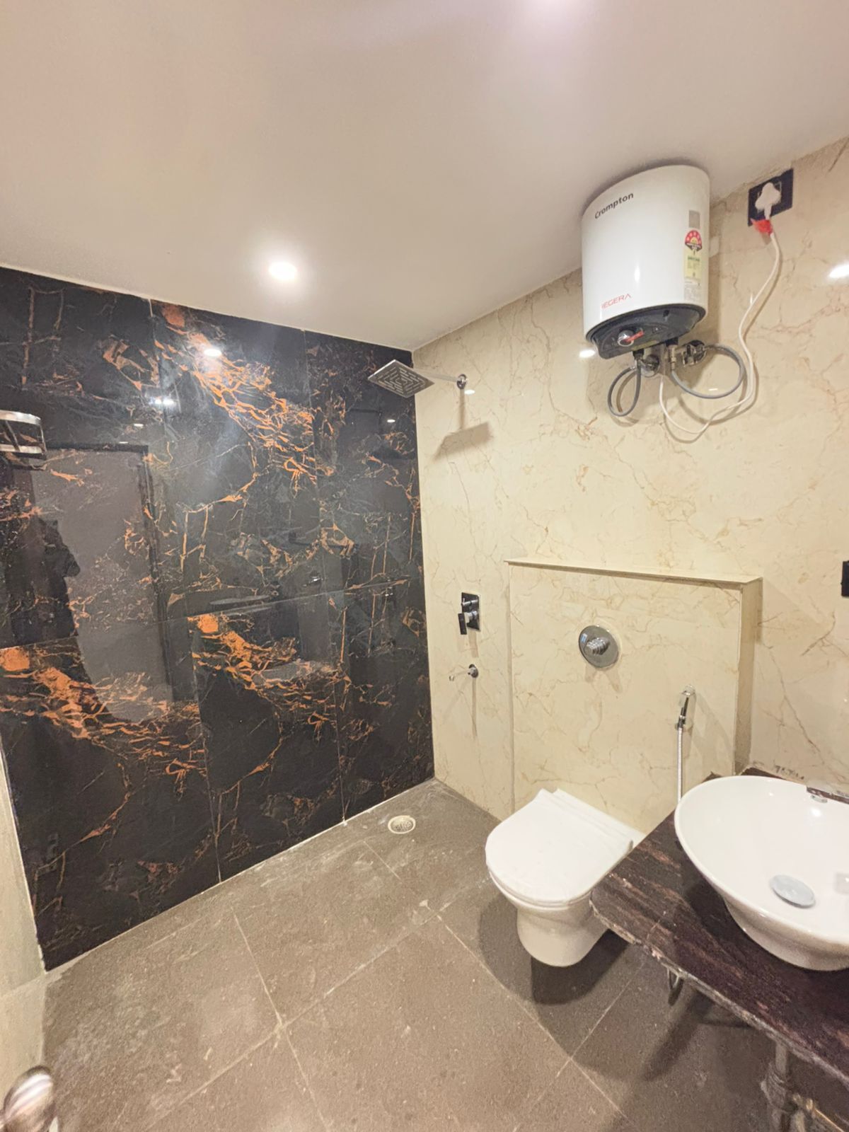 淋浴設備、免費梳洗用品、提供毛巾、番梘