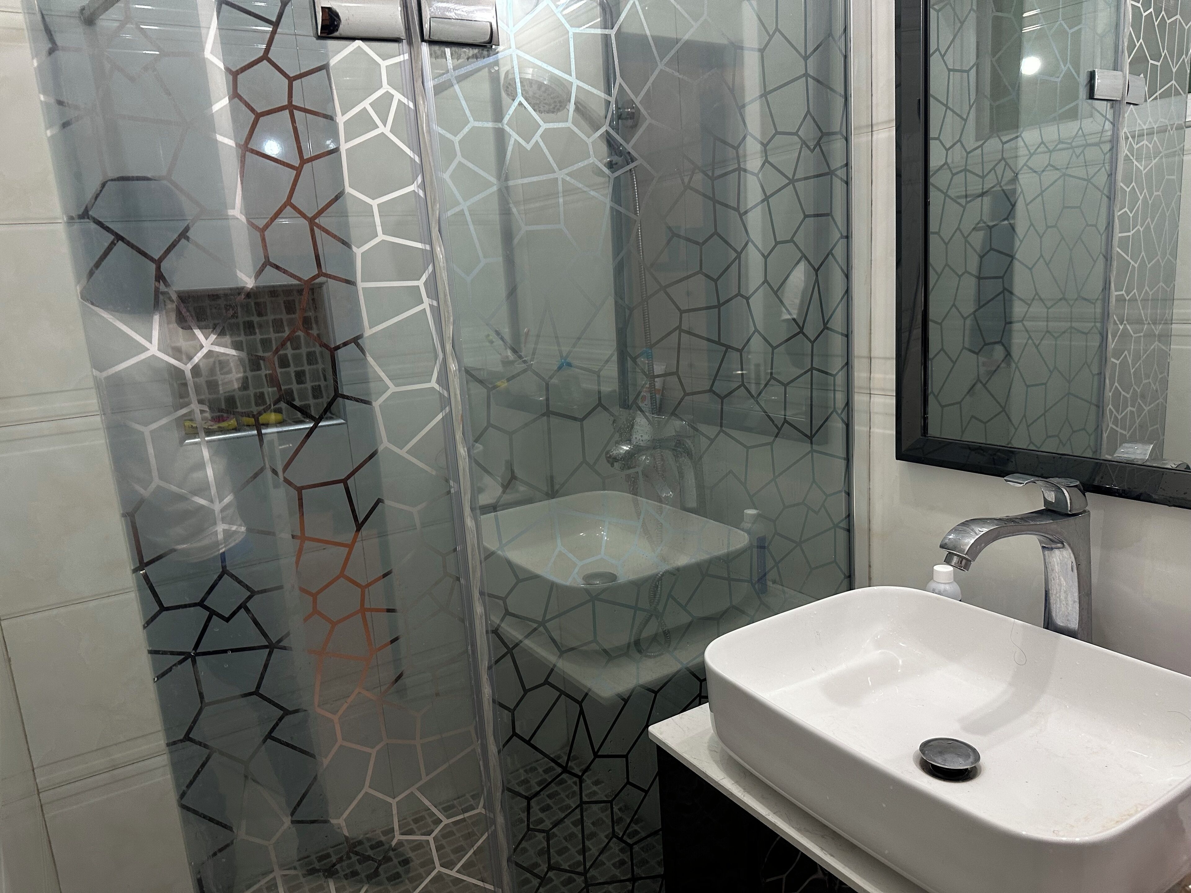 Bidee, pyyhkeet, saippua, sampoo