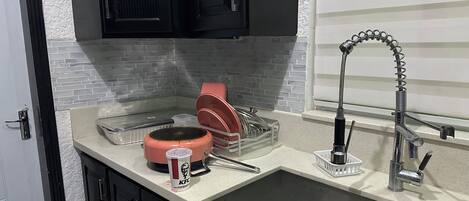 Microones, forn, placa de cuina i rentaplats