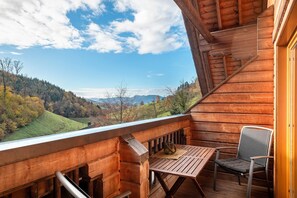 Property grounds - Apartment 'Sonnenschein' with Private Terrace, Shared Garden and Wi-Fi (Gengenbach)