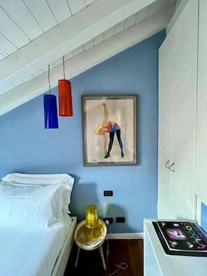 2 bedrooms, desk, iron/ironing board, WiFi - Vanessa's Art Rooftop (Como)