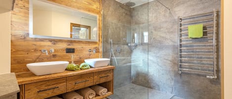 Shower, towels