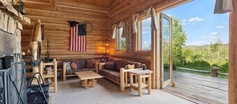 Alpenglow Cabin – Rustic Mountain Retreat | Sleeps 6