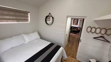 2 bedrooms, iron/ironing board, Internet, bed sheets