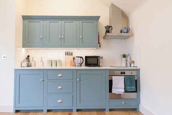 Studio, Garden View | Private kitchen