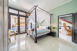 4 habitaciones, tabla de planchar con plancha, wifi y ropa de cama