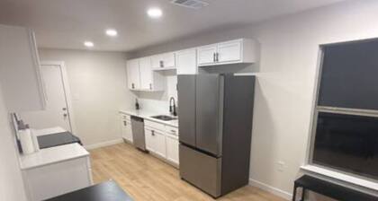 Spacious 4BR/2BA Home Minutes from Downtown Dallas & Major Hospitals.