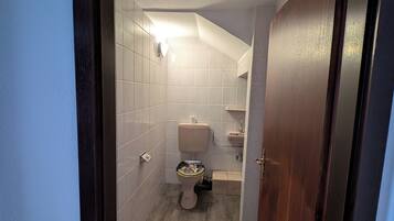 Towels, soap, toilet paper