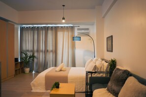 1 habitación, acceso a internet y ropa de cama