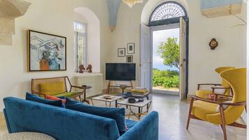 Luxury Villa, 4 Bedrooms, Private Pool, Courtyard View | Living room