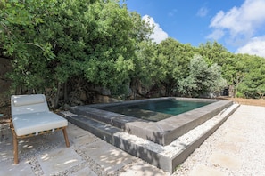 Outdoor pool, sun loungers - Amani Luxury 4BR Villa & Pool in Batroun (Batroun)