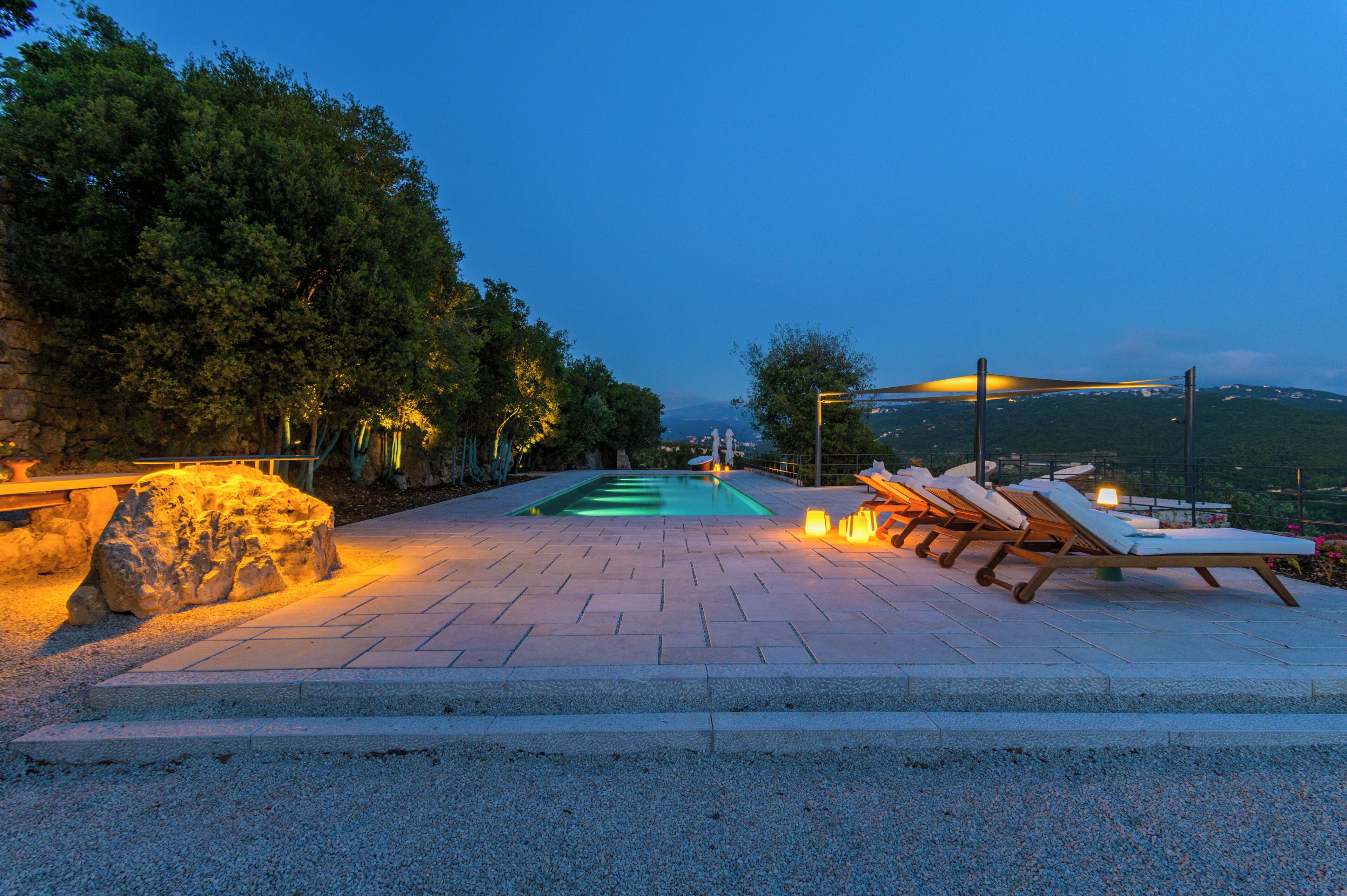 Outdoor pool, sun loungers