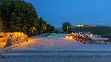 Outdoor pool, sun loungers