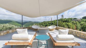 Luxury Villa, 4 Bedrooms, Private Pool, Courtyard View | Mountain view