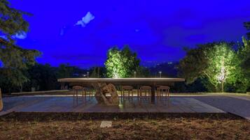 Villa, 4 Schlafzimmer, eigener Pool, Blick auf den Innenhof | Wohnbereich