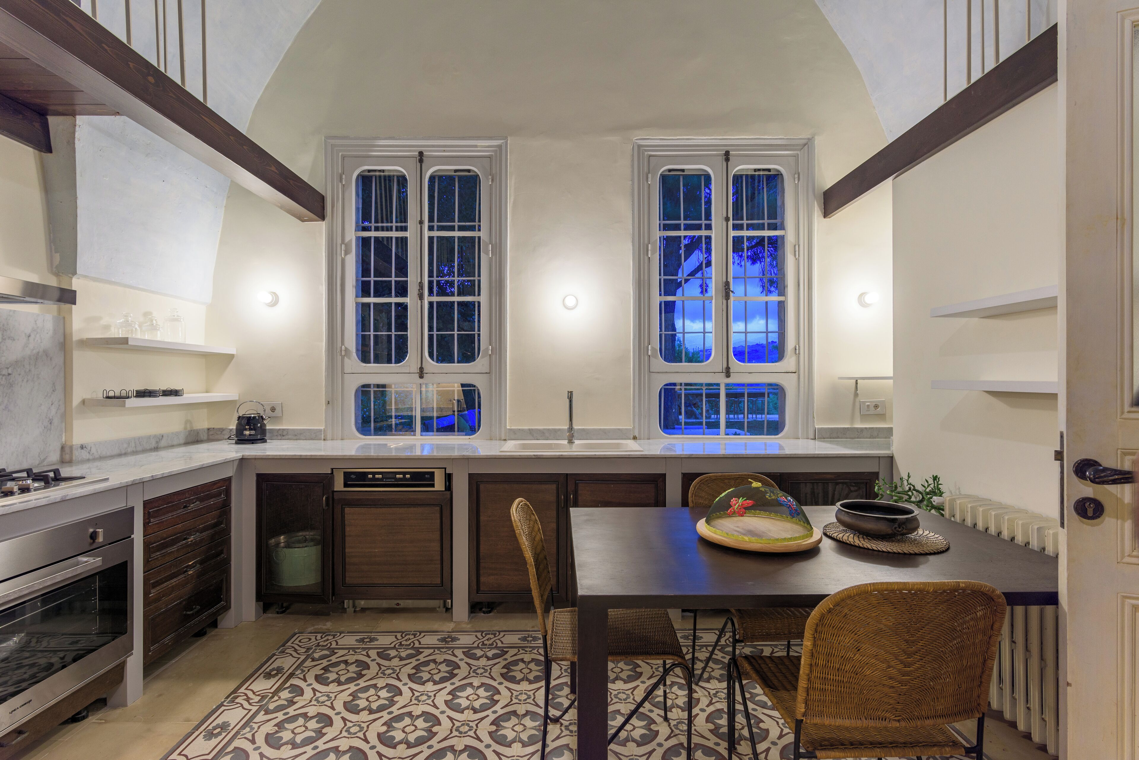 Villa, 4 Schlafzimmer, eigener Pool, Blick auf den Innenhof | Eigene Küche