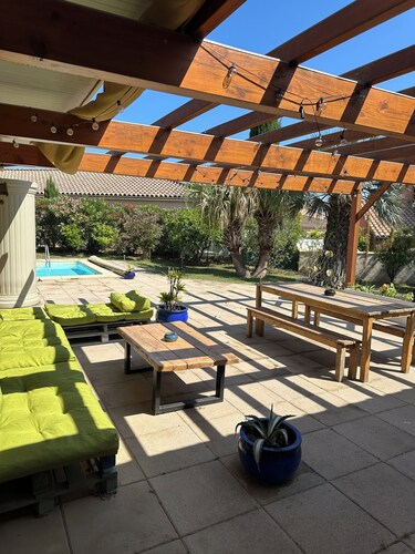 Peaceful villa, swimming pool, BBQ & pétanque court