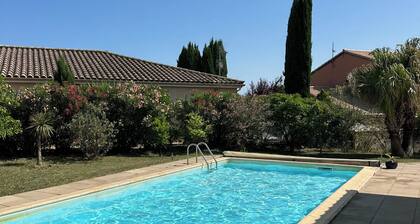 Peaceful villa, swimming pool, BBQ & pétanque court