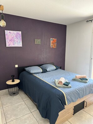 4 bedrooms, WiFi, bed sheets