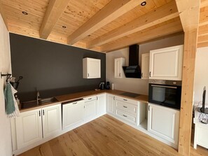 Refrigerador, horno, placa de cocina, lavavajillas