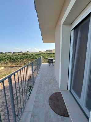 Terrace/patio - NANA'S HOUSE 1. Entire apartment surrounded by greenery and close to the sea (Abruzzo)