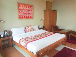 Free WiFi, bed sheets