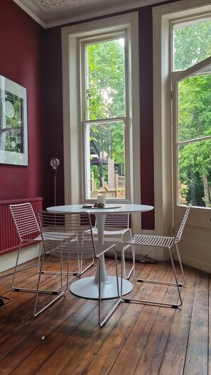 Dining - Stoke Newington - Light & spacious two bed garden flat (London)