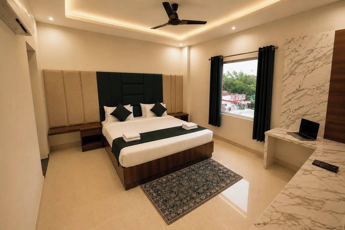 Superior Double or Twin Room, City View | Desk, laptop workspace, rollaway beds (surcharge), bed sheets