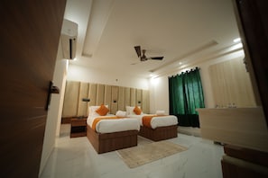 Deluxe Double Room, City View | Desk, laptop workspace