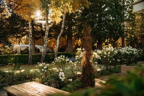 Property grounds - Aldourie Lodge - Lake Tekapo (Lake Tekapo)
