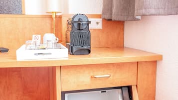Comfort Double Room | Desk, blackout drapes, soundproofing, free WiFi