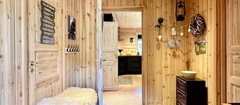 Indoor hot tub, views & nature, cosy family cabin