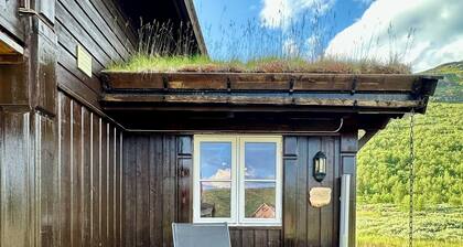 Indoor hot tub, views & nature, cosy family cabin