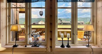 Indoor hot tub, views & nature, cosy family cabin at Filefjell