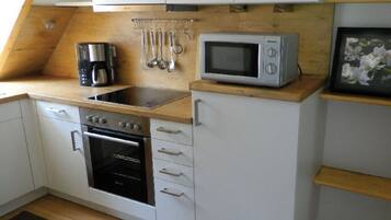 Micro-ondes, four, plaque de cuisson, lave-vaisselle
