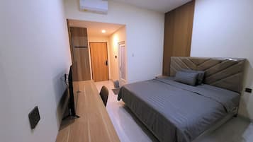Habitació Deluxe, 1 llit de matrimoni gran, no fumadors | Escriptori, espai de treball apte per a portàtils i wifi gratuïta