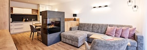 Alpenstolz 2.03 mit Infrarotkabine | Living area | TV - Alpenstolz Damüls Haus 2 (Damüls)