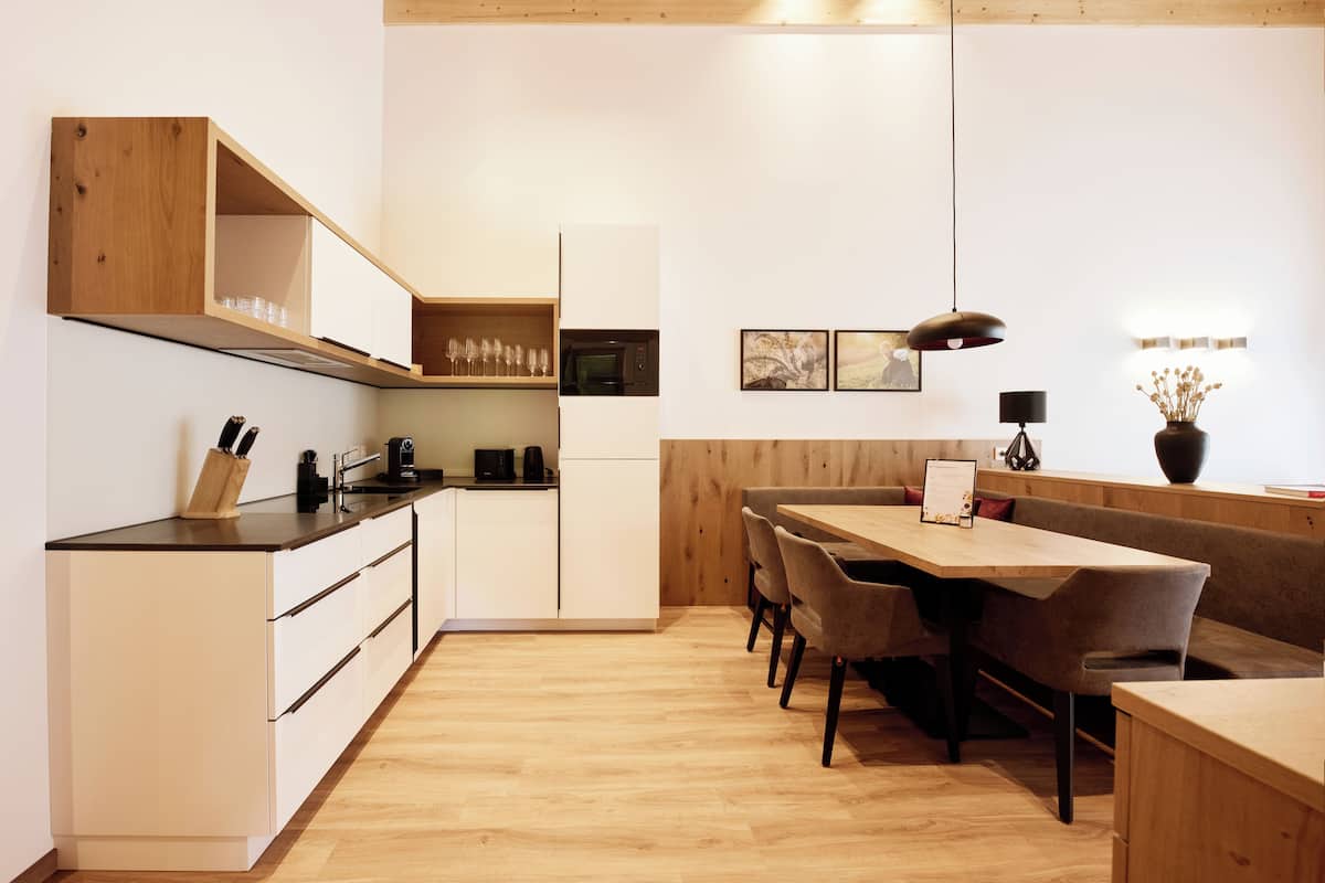 Alpenstolz 2.10 mit Infrarotkabine | Private kitchen