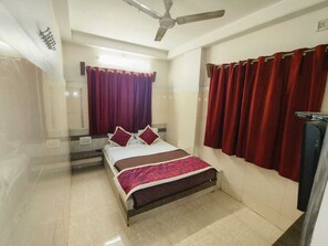 Double Room, City View | Free WiFi, bed sheets
