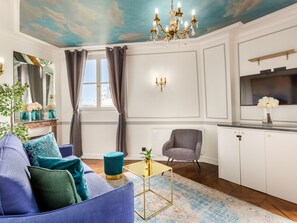 Apartment, City View | Living area