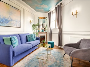 Apartment, City View | Living area