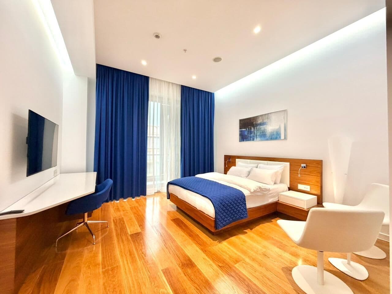 Studio – comfort, balkong, byutsikt | Wi-fi (inkludert) og sengetøy