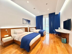 Luxury Studio, Balcony, City View | Free WiFi, bed sheets - Condo Studio Plaza (Budva)